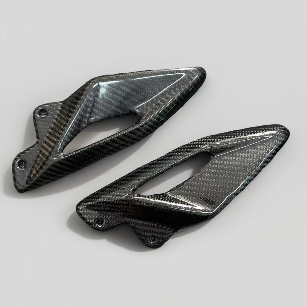 For Triumph Street Triple 660  - Crepe Pan Carbon recensione e prezzo
